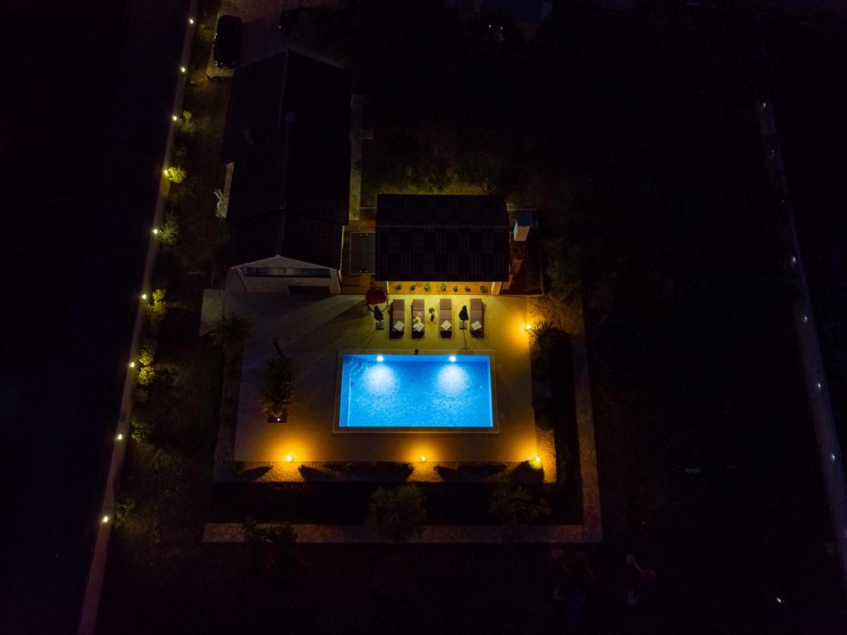 Villa Lorema-Pet Friendly On 5000 Sqm Garden,Pool, Jacuzzi, Billiard&Ps5 圣菲利普雅科夫 外观 照片