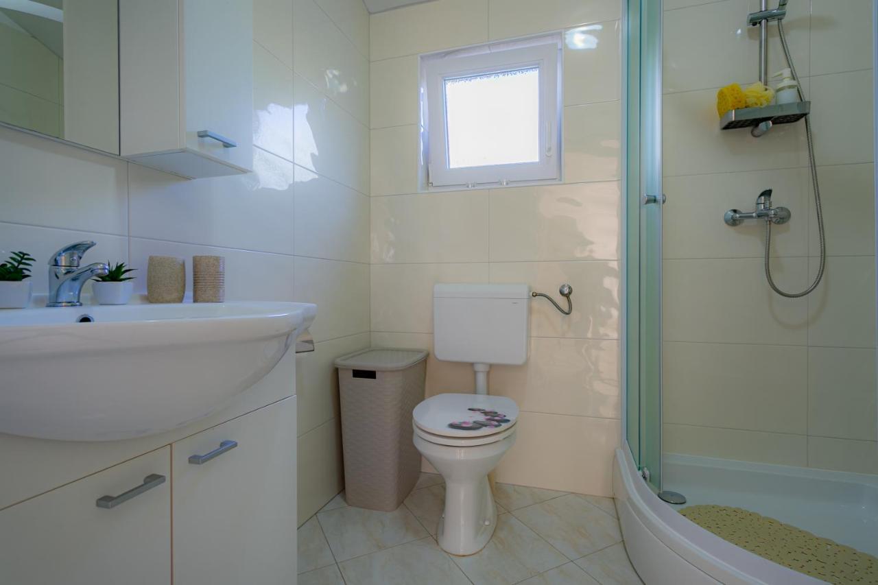 Villa Lorema-Pet Friendly On 5000 Sqm Garden,Pool, Jacuzzi, Billiard&Ps5 圣菲利普雅科夫 外观 照片