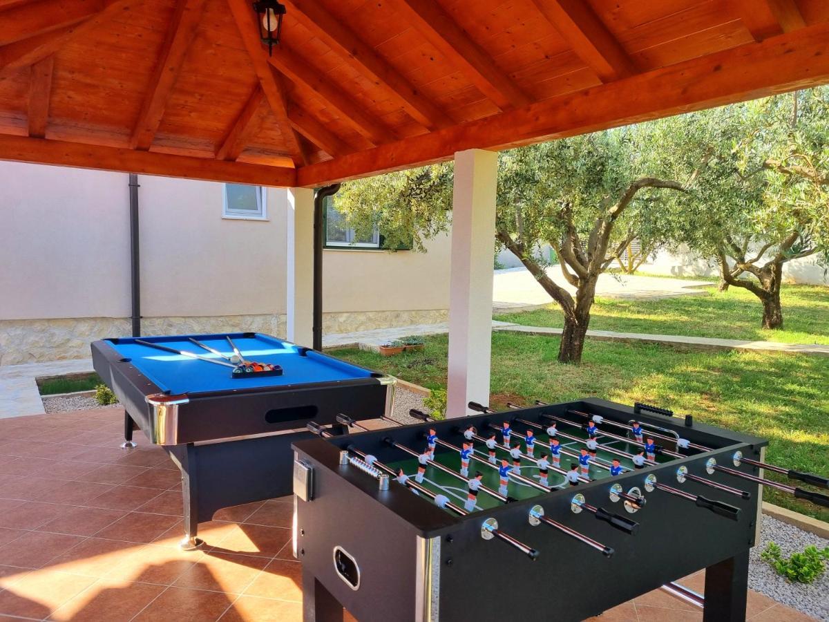 Villa Lorema-Pet Friendly On 5000 Sqm Garden,Pool, Jacuzzi, Billiard&Ps5 圣菲利普雅科夫 外观 照片