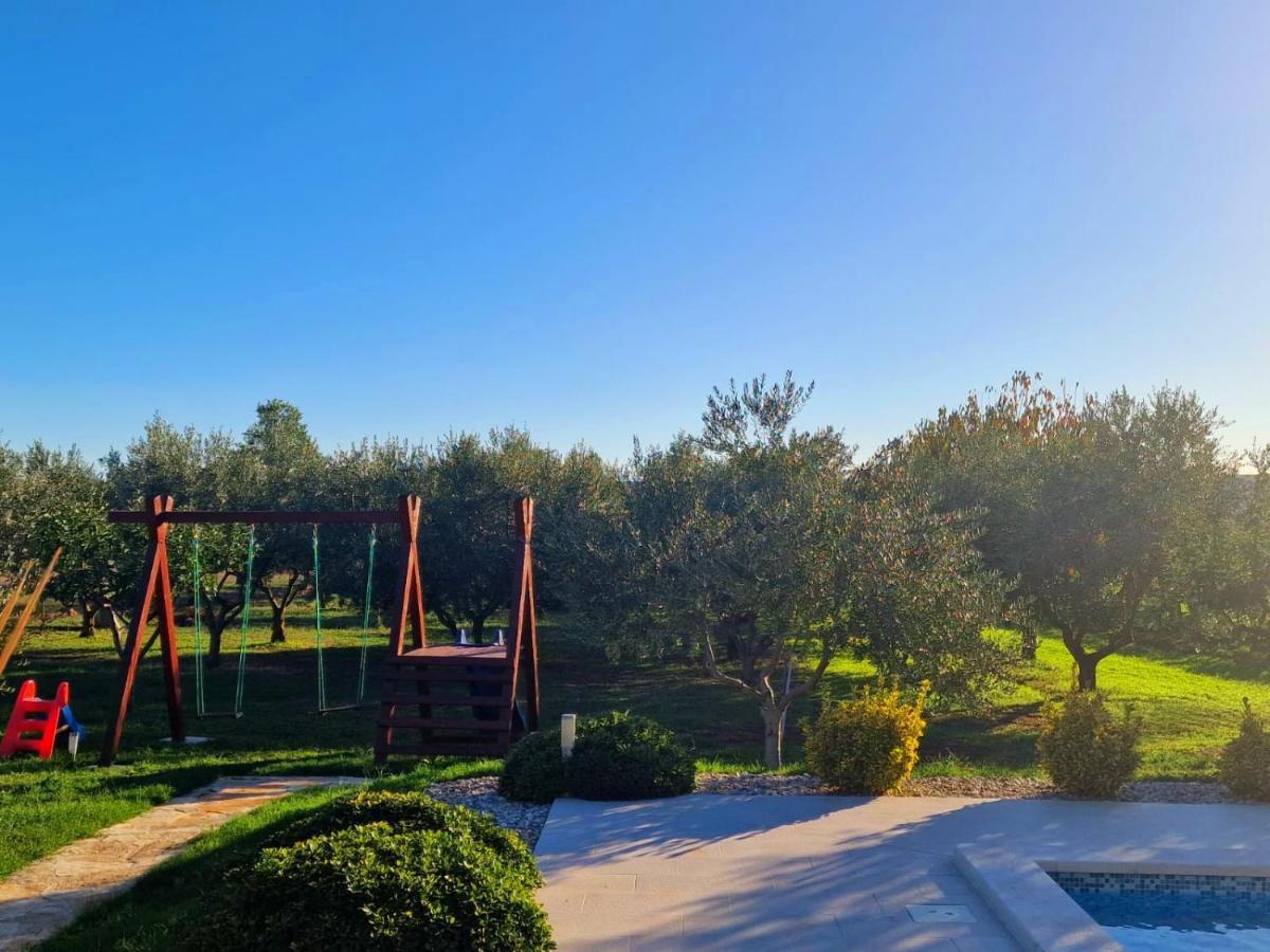 Villa Lorema-Pet Friendly On 5000 Sqm Garden,Pool, Jacuzzi, Billiard&Ps5 圣菲利普雅科夫 外观 照片